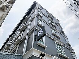 Submukdaphoomplace Hotel