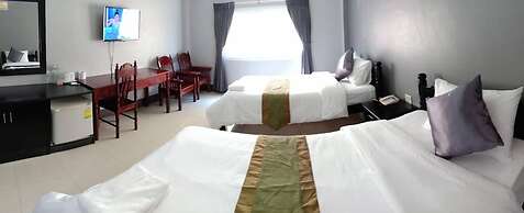 Submukdaphoomplace Hotel