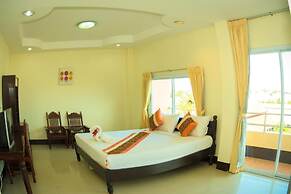 Submukdaphoomplace Hotel