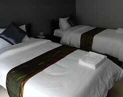 Submukdaphoomplace Hotel