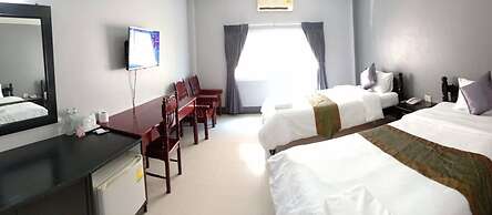 Submukdaphoomplace Hotel