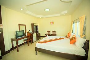 Submukdaphoomplace Hotel