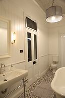 Hollidge House Apartments