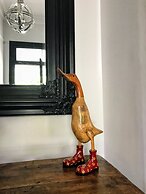 Hollidge House Apartments