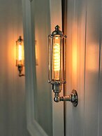 Hollidge House Apartments