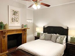 Hollidge House Apartments