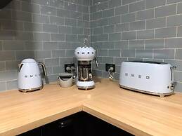 Hollidge House Apartments