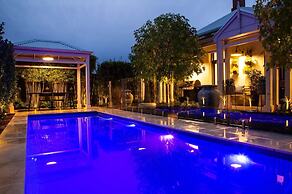 Hollidge House Apartments