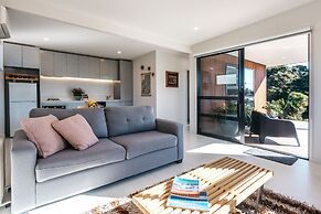 Guest House on Queens