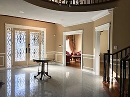 Luxury cozy 9 bedrooms vacation home