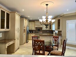 Luxury cozy 9 bedrooms vacation home