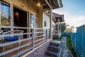 Songlambung Beach Huts