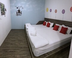 Winggarden Murals House