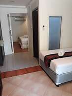 Porterhouse Beach Hotel