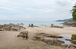 Porterhouse Beach Hotel
