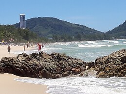 Porterhouse Beach Hotel