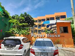 Porterhouse Beach Hotel