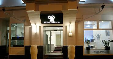 Plenus Hotel