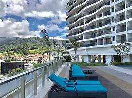 The Landmark Penthouse Luxury Condo by Casa Accommodation