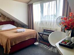 Grand Petit Hotel ex Shato Gesson