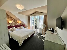 Grand Petit Hotel ex Shato Gesson