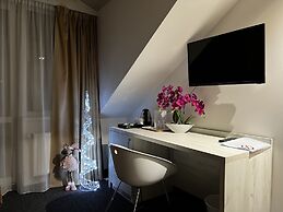 Grand Petit Hotel ex Shato Gesson
