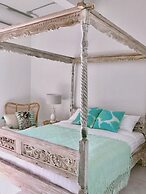 Pineapple Lazy Beach Villa