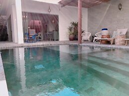 Pineapple Lazy Beach Villa