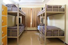 Maharani Guesthouse Tebet Syariah - Hostel