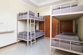 Maharani Guesthouse Tebet Syariah - Hostel