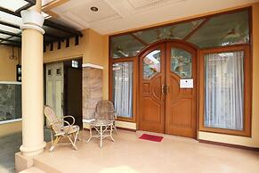 Maharani Guesthouse Tebet Syariah - Hostel