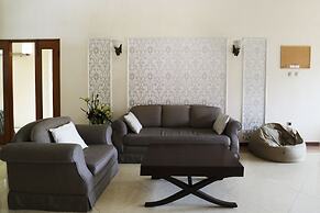 Maharani Guesthouse Tebet Syariah - Hostel