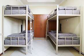 Maharani Guesthouse Tebet Syariah - Hostel