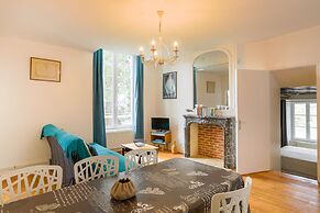 Château Turgot Gîtes