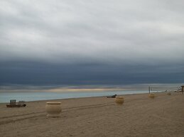 Hollywood Beach Resort-renovated Studio Nice Views