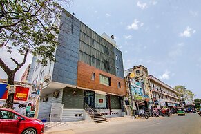 Capital O 10823 Pratibha Grand