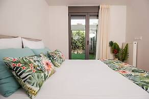 Elaia Luxury Apartments Glyfada