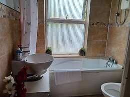 Huku Kwetu - Salisbury House