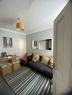 Huku Kwetu - Salisbury House