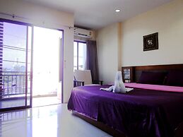 Ol'Masta Hotel & Lounge