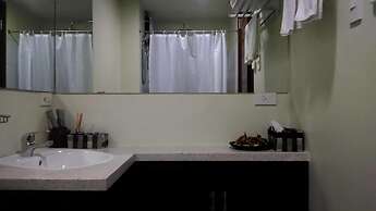 ECJ Cozy Studio Units at Horizons 101