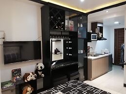 ECJ Cozy Studio Units at Horizons 101