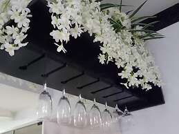 ECJ Cozy Studio Units at Horizons 101