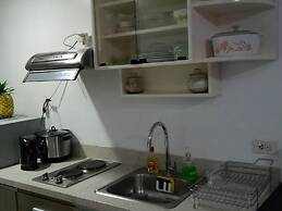 ECJ Cozy Studio Units at Horizons 101