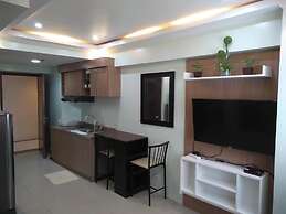 ECJ Cozy Studio Units at Horizons 101