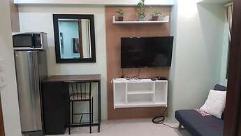 ECJ Cozy Studio Units at Horizons 101
