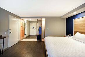 Tru by Hilton Sterling Heights Detroit