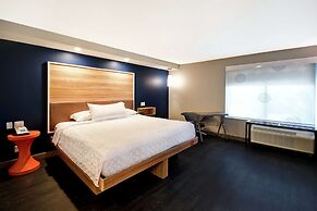 Tru by Hilton Sterling Heights Detroit