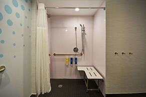 Tru by Hilton Sterling Heights Detroit