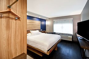 Tru by Hilton Sterling Heights Detroit